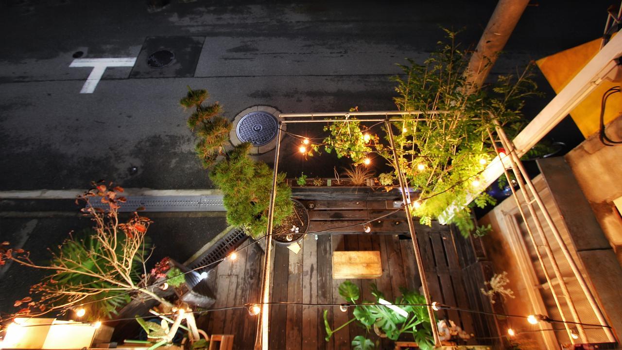 Music Uni Street Backpacker'S Hostel Toyonaka Exterior photo
